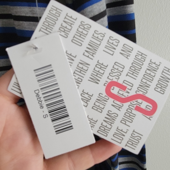 LulaRoe Debbie Dress - Picture 4 of 4